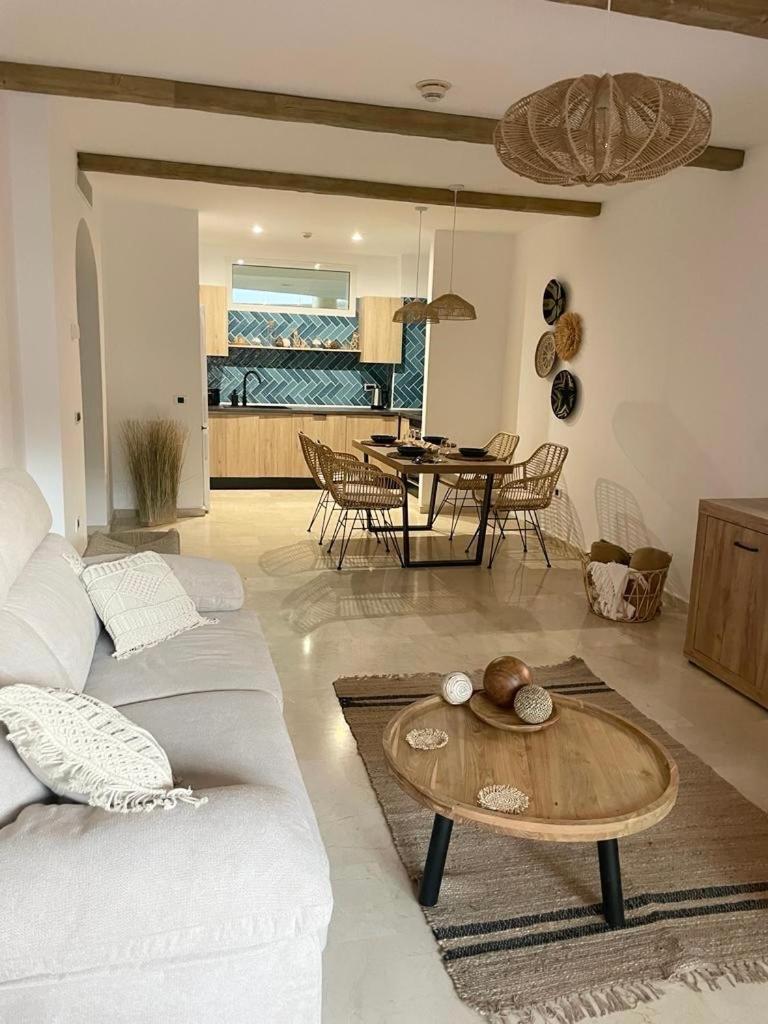 Apartamento El Nautico Coral Suite - Oceanview Escape San Miguel de Abona